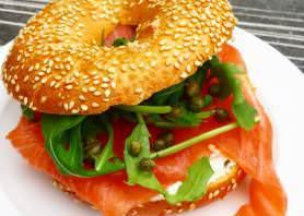 lunchen-buiten-de-deur